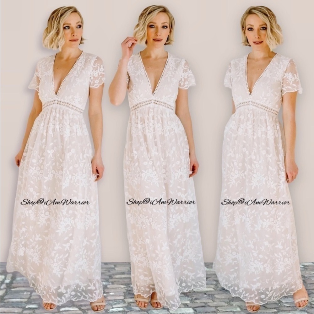 Vici NWT bohemian lace v-neck maxi dress *shop@iamwarrior